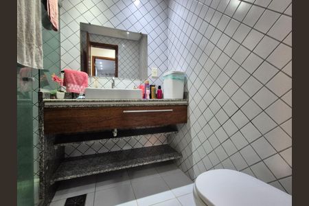 Apartamento à venda com 101m², 2 quartos e 2 vagasBanheiro 
