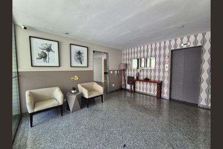 Apartamento à venda com 101m², 2 quartos e 2 vagasHall de Entrada 