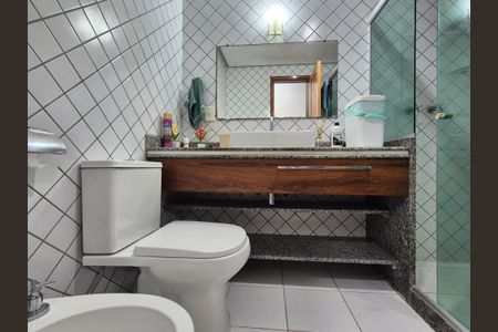 Apartamento à venda com 101m², 2 quartos e 2 vagasBanheiro suite 