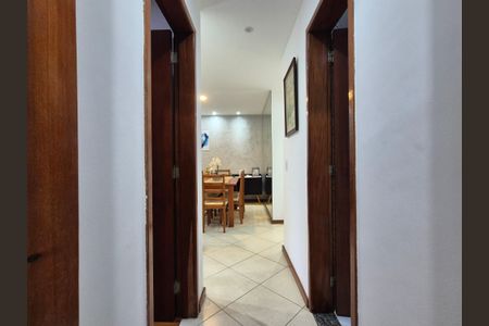 Apartamento à venda com 101m², 2 quartos e 2 vagasCorredor 