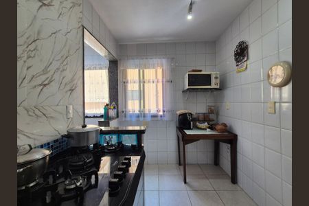 Apartamento à venda com 101m², 2 quartos e 2 vagasCozinha 