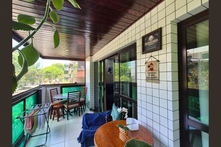 Apartamento à venda com 101m², 2 quartos e 2 vagasVaranda 