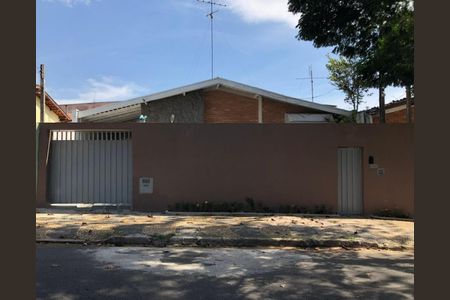 Casa à venda com 208m², 3 quartos e 4 vagasFoto 01