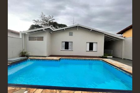 Casa à venda com 208m², 3 quartos e 4 vagasFoto 01