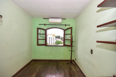 Casa à venda com 478m², 4 quartos e 10 vagasQuarto 2