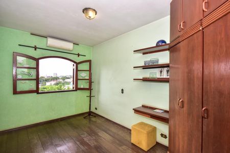 Casa à venda com 478m², 4 quartos e 10 vagasQuarto 2