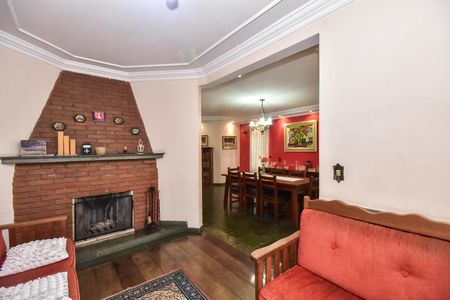 Casa à venda com 478m², 4 quartos e 10 vagasLareira