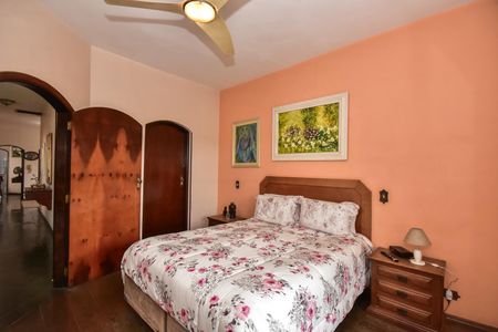 Casa à venda com 478m², 4 quartos e 10 vagasSuíte 2