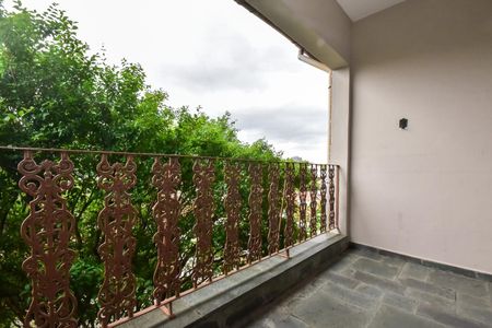 Casa à venda com 478m², 4 quartos e 10 vagasVaranda da Suíte 2