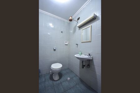 Casa à venda com 478m², 4 quartos e 10 vagasBanheiro de Serviço. 1