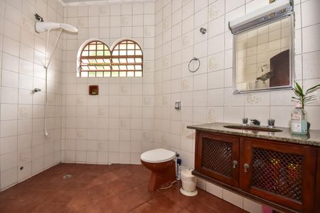 Casa à venda com 478m², 4 quartos e 10 vagasBanheiro