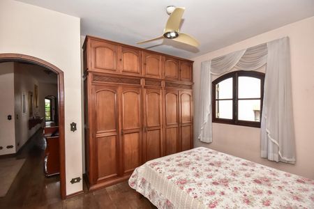 Casa à venda com 478m², 4 quartos e 10 vagasSuíte 1