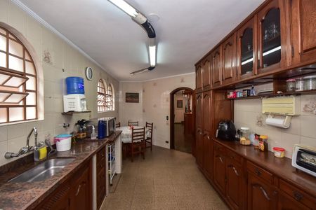 Casa à venda com 478m², 4 quartos e 10 vagasCozinha
