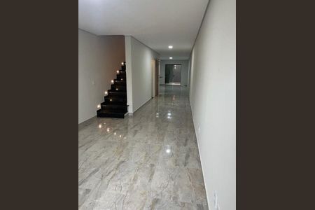Casa à venda com 3 quartos, 240m² em Jardim Textil, São Paulo