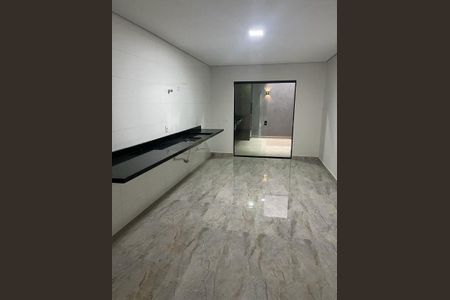 Casa à venda com 3 quartos, 240m² em Jardim Textil, São Paulo