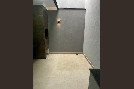 Casa à venda com 3 quartos, 240m² em Jardim Textil, São Paulo