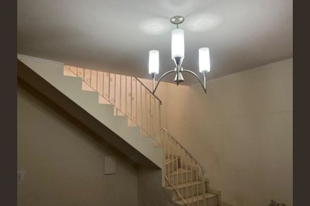 Casa à venda com 2 quartos, 180m² em Vila Carrão, São Paulo