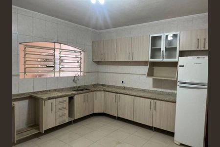 Casa à venda com 2 quartos, 180m² em Vila Carrão, São Paulo