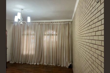 Casa à venda com 2 quartos, 180m² em Vila Carrão, São Paulo