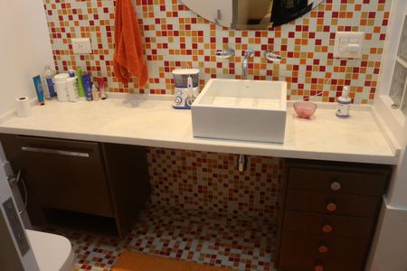 Apartamento à venda com 400m², 3 quartos e 4 vagasBanheiro da Suíte 2