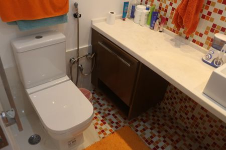 Apartamento à venda com 400m², 3 quartos e 4 vagasBanheiro da Suíte 2