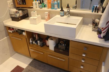 Apartamento à venda com 400m², 3 quartos e 4 vagasBanheiro da Suíte 1