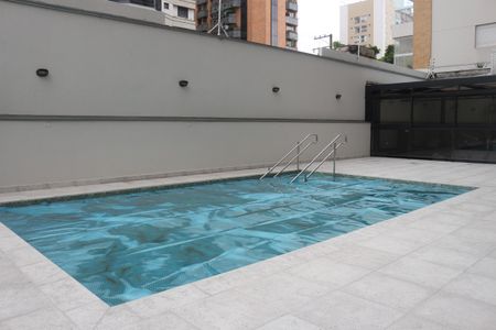Apartamento à venda com 400m², 3 quartos e 4 vagasÁrea comum - Piscina