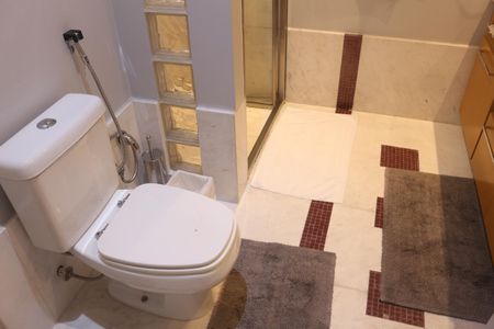 Apartamento à venda com 400m², 3 quartos e 4 vagasBanheiro da Suíte 1