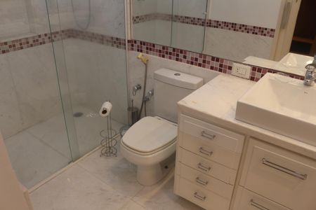 Apartamento à venda com 400m², 3 quartos e 4 vagasBanheiro da Suíte 3