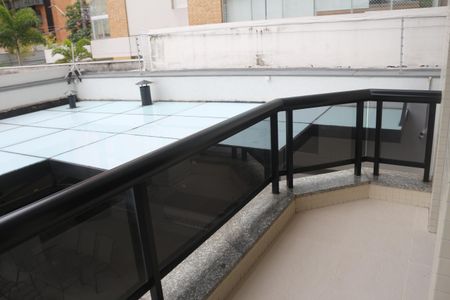 Apartamento à venda com 400m², 3 quartos e 4 vagasVaranda da Suíte 2