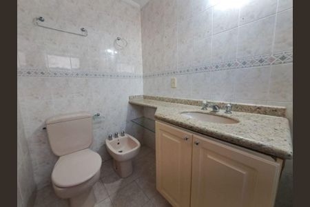 Apartamento para alugar com 117m², 3 quartos e 2 vagas Apartamento para alugar com 117m², 3 quartos e 2 vagasBanheiro 1