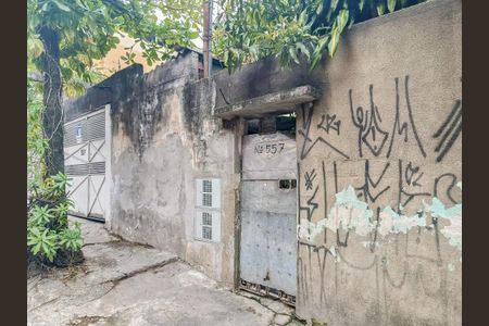 Casa para alugar com 78m², 2 quartos e 1 vaga Casa para alugar com 78m², 2 quartos e 1 vagaFachada