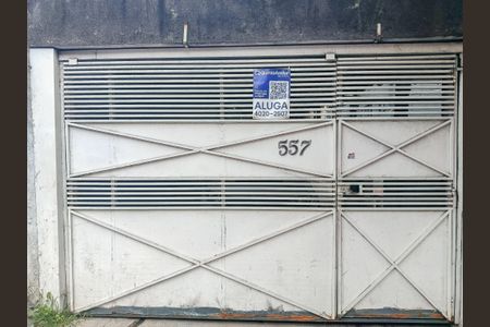 Casa para alugar com 78m², 2 quartos e 1 vaga Casa para alugar com 78m², 2 quartos e 1 vagaFachada