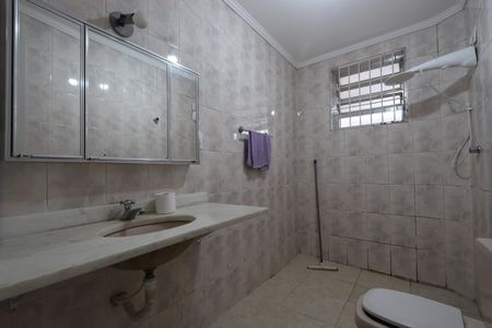Casa para alugar com 140m², 2 quartos e 2 vagasBanheiro 1