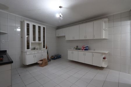 Casa para alugar com 140m², 2 quartos e 2 vagasCozinha