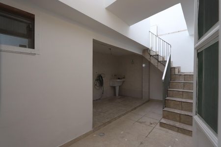Casa para alugar com 140m², 2 quartos e 2 vagasQuintal