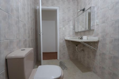 Casa para alugar com 140m², 2 quartos e 2 vagasBanheiro 1