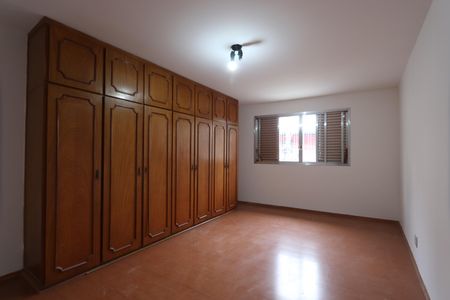 Casa para alugar com 140m², 2 quartos e 2 vagasQuarto 2
