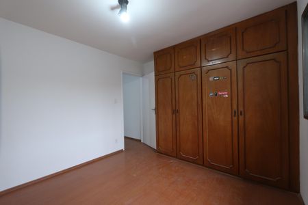 Quarto 1 de casa para alugar com 2 quartos, 140m² em São Lucas, São Paulo