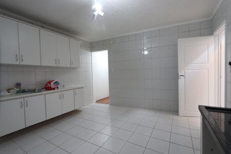 Casa para alugar com 140m², 2 quartos e 2 vagasCozinha