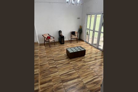Casa à venda com 180m², 4 quartos e 4 vagasDetalhe Sala