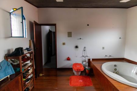 Casa para alugar com 290m², 4 quartos e 2 vagas Casa para alugar com 290m², 4 quartos e 2 vagasBanheiro da Suíte 1