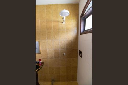 Casa para alugar com 290m², 4 quartos e 2 vagas Casa para alugar com 290m², 4 quartos e 2 vagasBanheiro Social