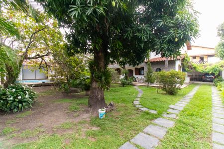 Casa para alugar com 290m², 4 quartos e 2 vagas Casa para alugar com 290m², 4 quartos e 2 vagasÁrea externa