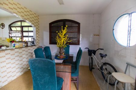 Casa para alugar com 290m², 4 quartos e 2 vagas Casa para alugar com 290m², 4 quartos e 2 vagasCozinha