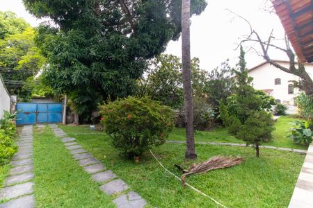 Casa para alugar com 290m², 4 quartos e 2 vagas Casa para alugar com 290m², 4 quartos e 2 vagasÁrea externa