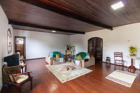 Casa para alugar com 290m², 4 quartos e 2 vagas Casa para alugar com 290m², 4 quartos e 2 vagasSala 2