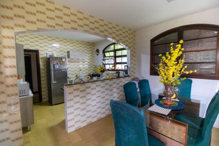 Casa para alugar com 290m², 4 quartos e 2 vagas Casa para alugar com 290m², 4 quartos e 2 vagasCozinha