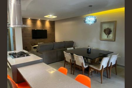 Casa à venda com 3 quartos, 272m² em Vila Carrão, São Paulo