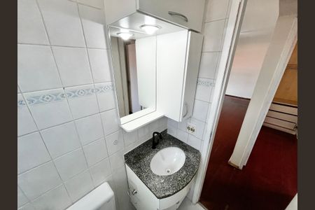 Apartamento à venda com 56m², 2 quartos e 1 vaga Apartamento à venda com 56m², 2 quartos e 1 vagaBanheiro